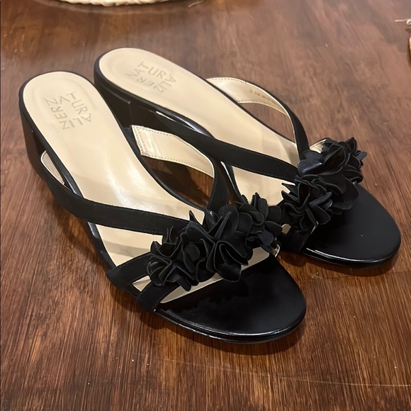 Naturalizer Black Jupiter Block Heel Slide Dress Sandals flower details size 9.5 - Picture 2 of 8
